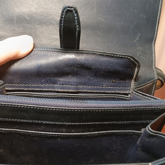 Gucci Vintage Leather Handbag - Picture 9 of 11